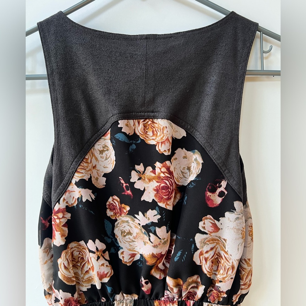 Skulls and Roses - Picture 5 of 6
